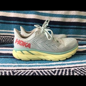 Hoka One One Clifton 7 W Sz 7.5 Morning Mist/Coral